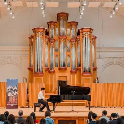 🎹 【本校鋼琴精英張華星 英國（牛津）國際鋼琴公開賽勇奪第一名及公開賽特別大獎🎉】