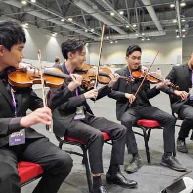 SS Orchestra Members Stun Audiences with Their Violin Performance at Chill Club 推介榜年度推介22/23