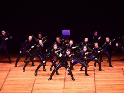 綜藝滙演在浸會大學大學會堂舉行 — 爵士舞隊