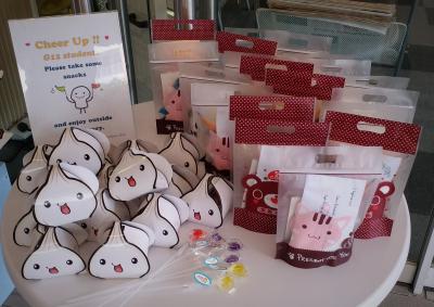 Cheer-up gift for G12 students