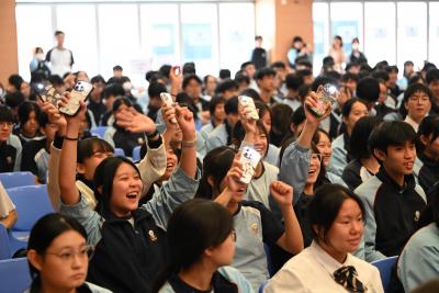 <<Emperor Entertainment Group x BLESSVISION X HKBUAS School Tour   Celebrities School Tour: Spreading positivity>>