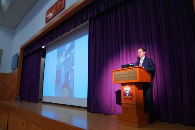 Meeting with Scientist — Professor Lo Yuk Ming