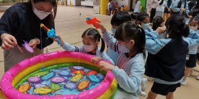 English Week: From “Let It Go!” to “Please Don’t Let Me Go”